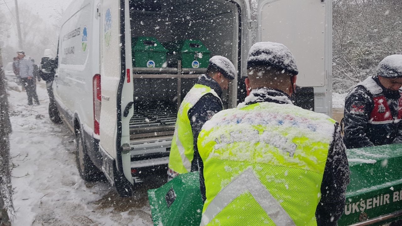 2 kardeşin hayatını kaybettiğı yangında muhtar yaşananları anlattı: "Annesi ve komşuları &ccedil;ocukları kurtarmak i&ccedil;in i&ccedil;eri girmişler ama bulamamışlar"

