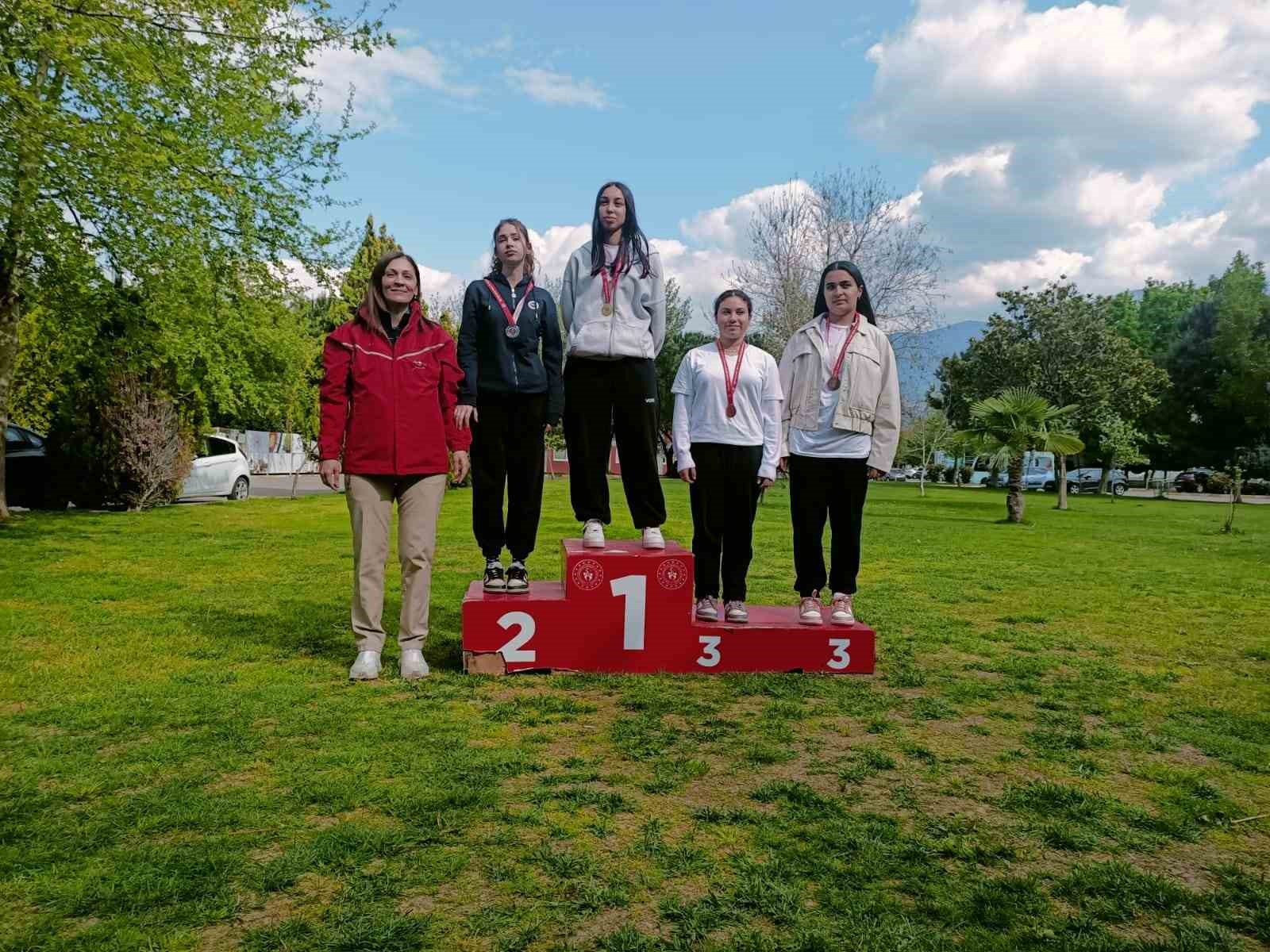 Manisa’da okul sporları okçuluk müsabakaları sona erdi