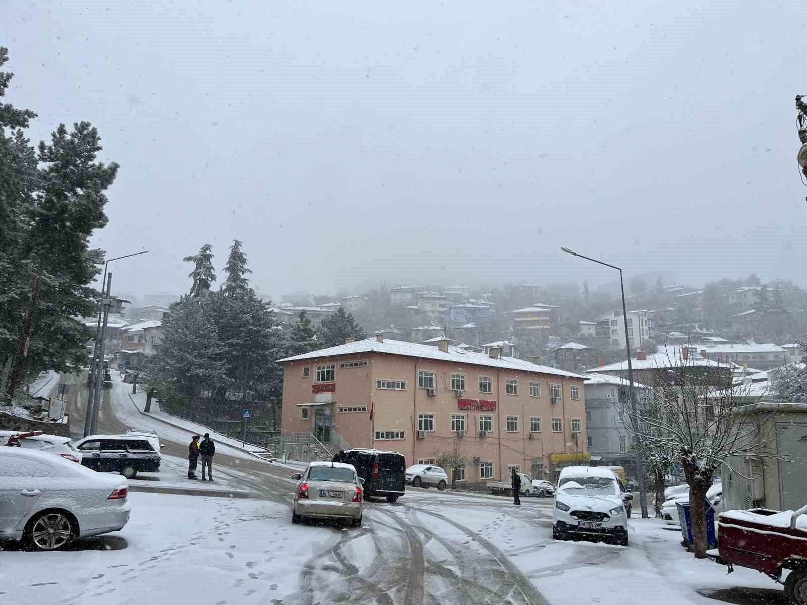 Çorum’da kar yağışı etkili oluyor