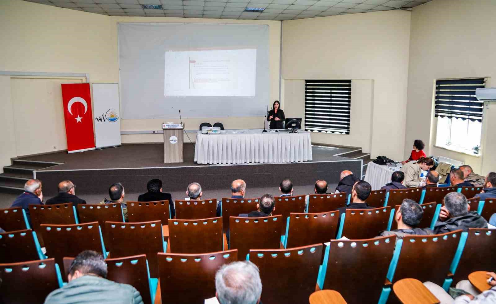 Van Büyükşehir Belediyesi personeline "İş Sağlığı ve Güvenliği" eğitimi