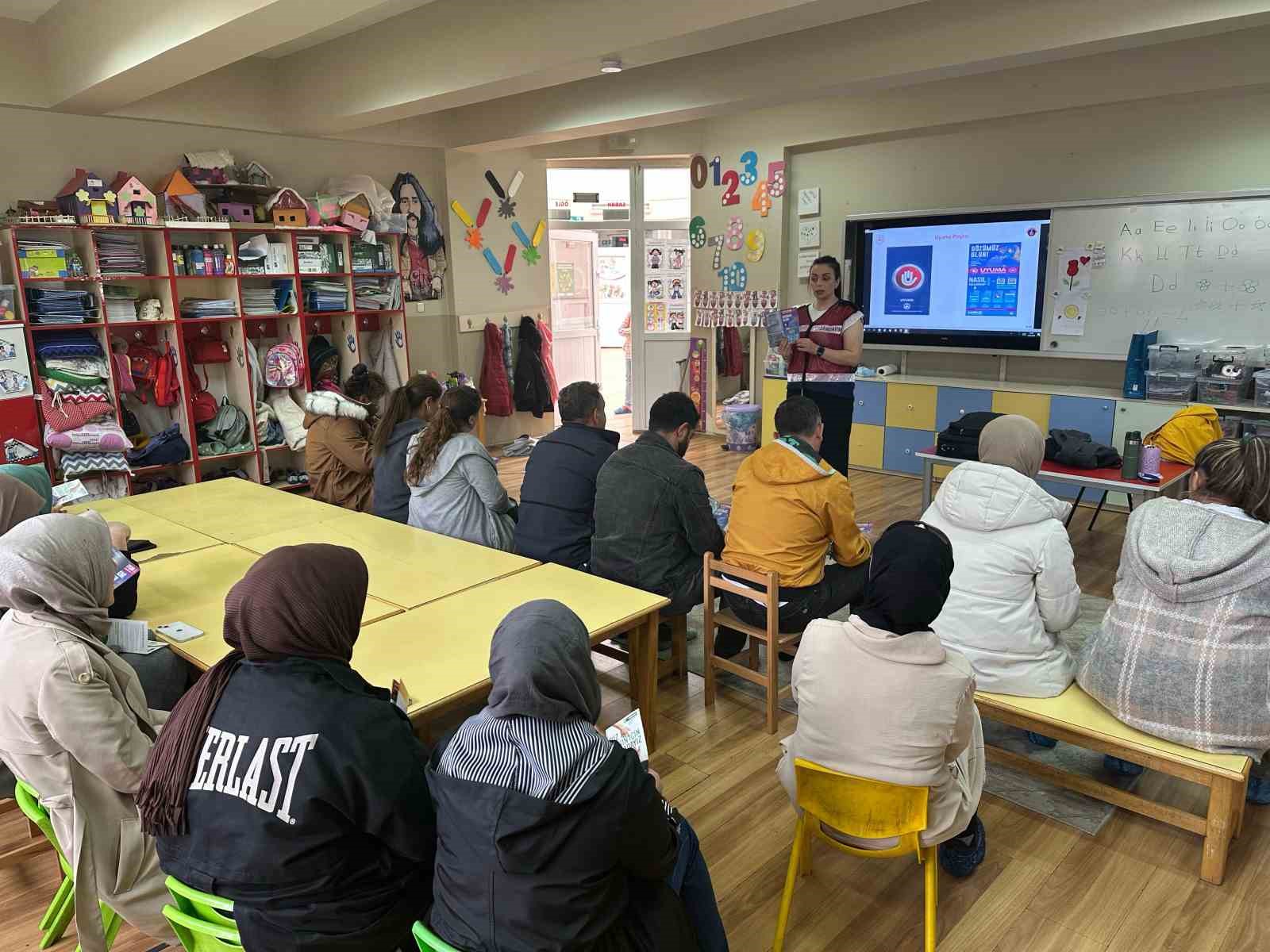 Elazığ’da jandarmadan kadınlara yönelik bilgilendirme faaliyeti