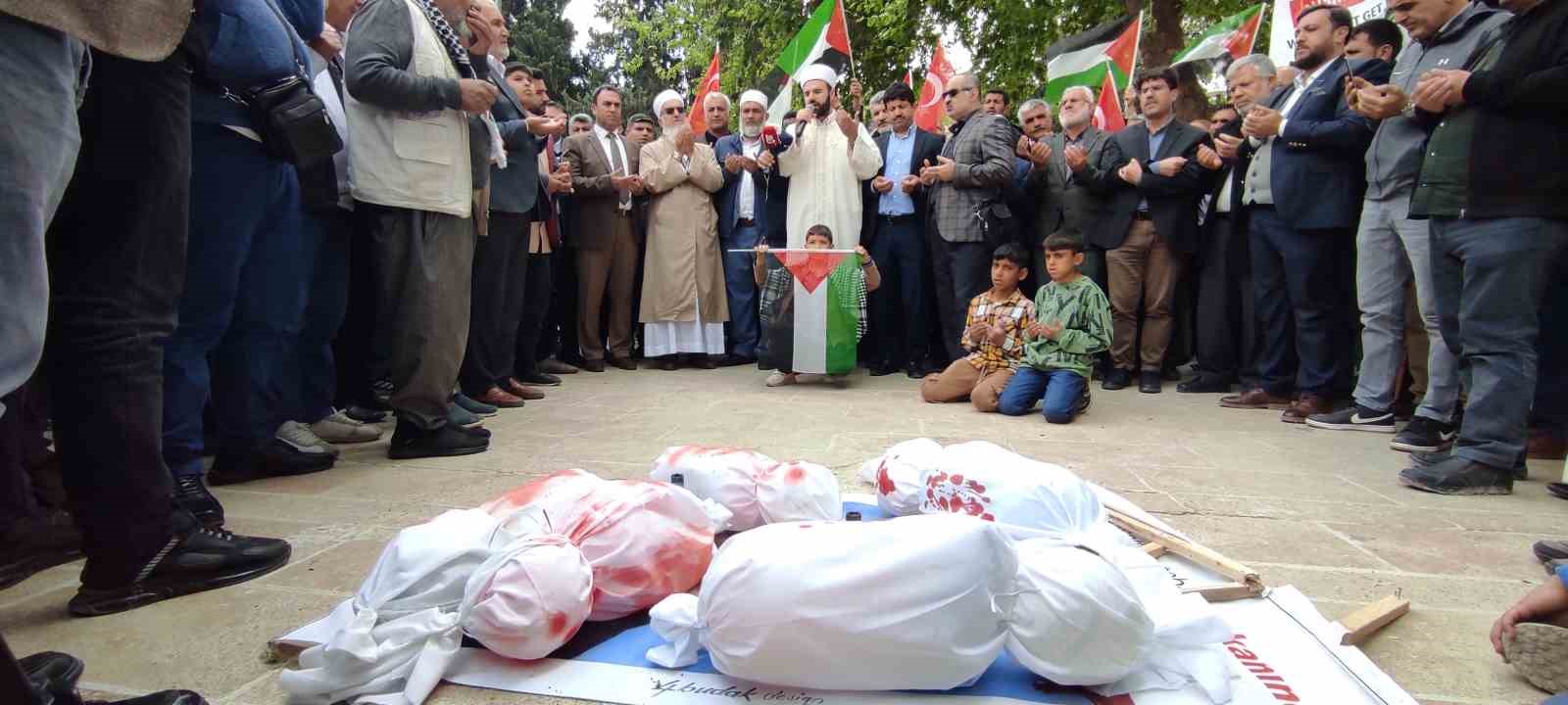 Balıklıgöl’de Gazze için dört dilde dua