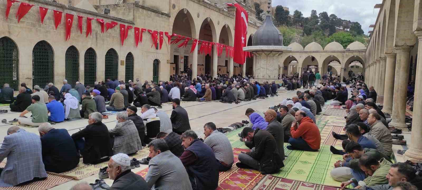 Balıklıg&ouml;l&rsquo;de Gazze i&ccedil;in d&ouml;rt dilde dua
