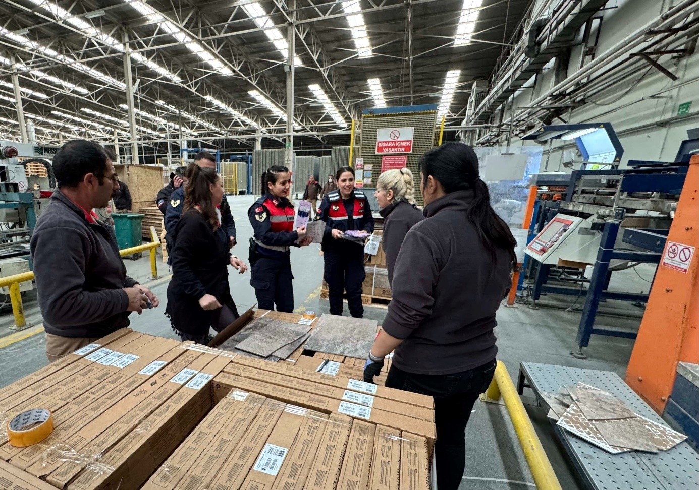 Jandarmadan ailenin korunması ve kadına karşı şiddet konusunda bilgilendirme ve eğitim faaliyeti