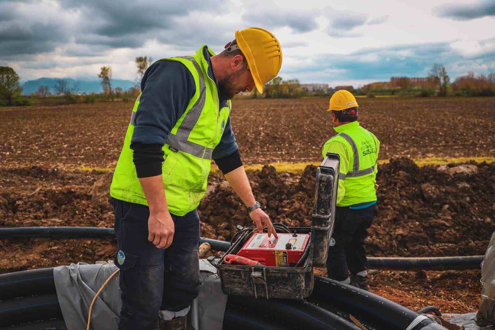 Kozluk Caddesi&rsquo;nde &uuml;styapının yanı sıra altyapı &ccedil;alışmaları da devam ediyor
