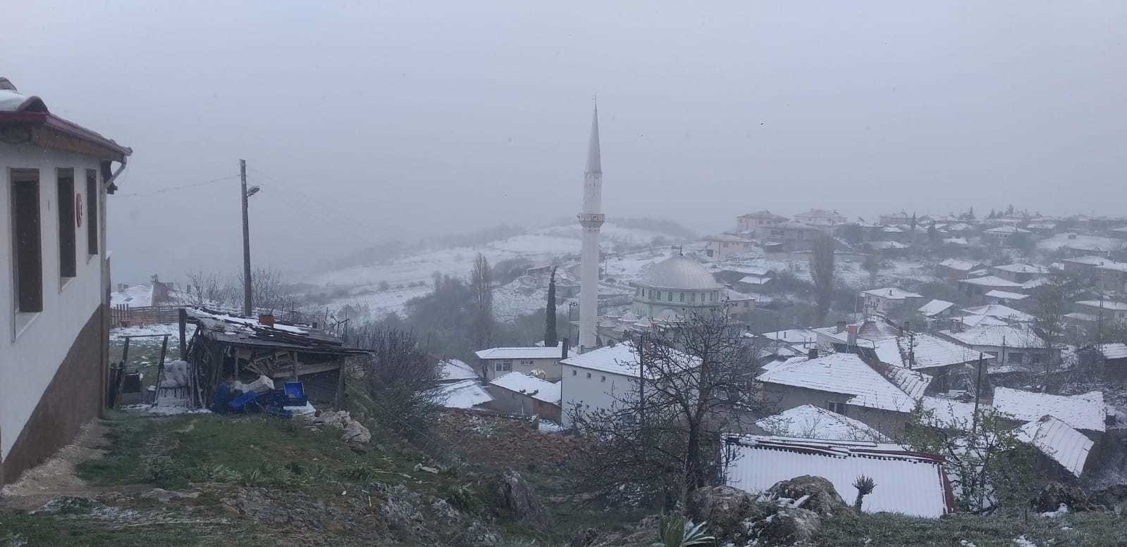 Osmaneli’nin yüksek kesimlerde kar yağışı etkili oldu