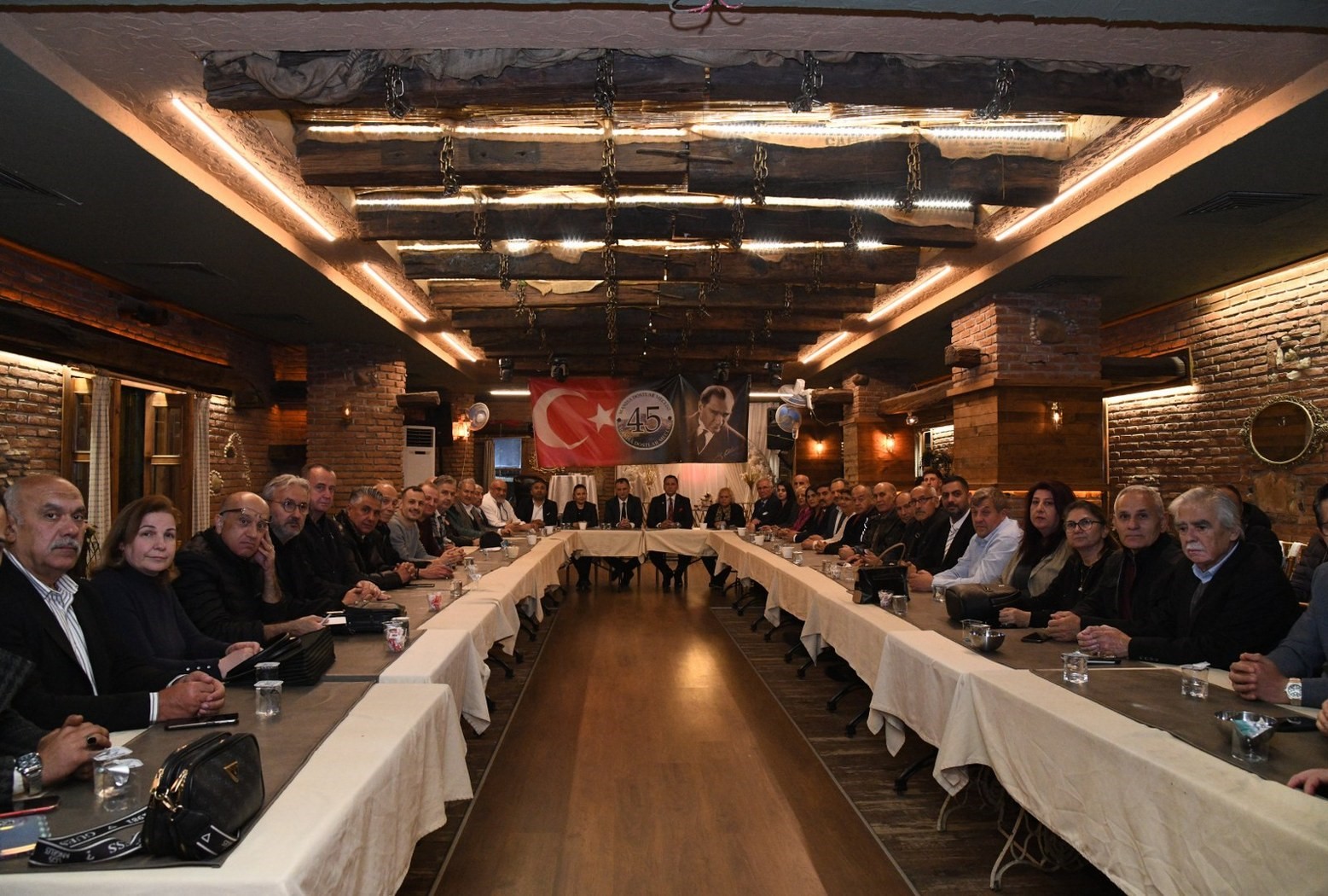 Başkan Balaban Dostlar Meclisi’ne konuk oldu