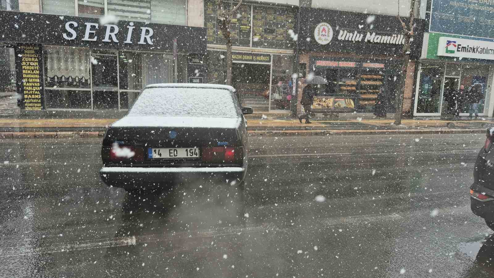 Düzce’de kent merkezi beyaza büründü
