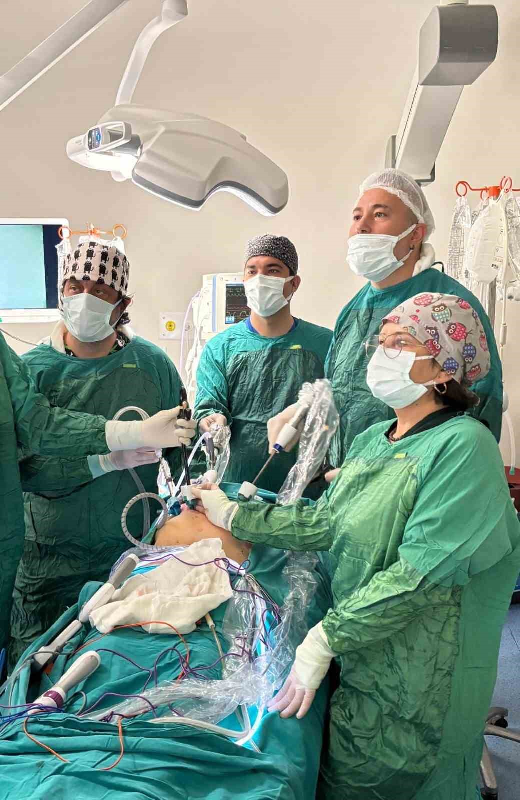 Alanya&rsquo;da prostat kanseri ameliyatı ilk kez laparoskopik y&ouml;ntemle yapıldı
