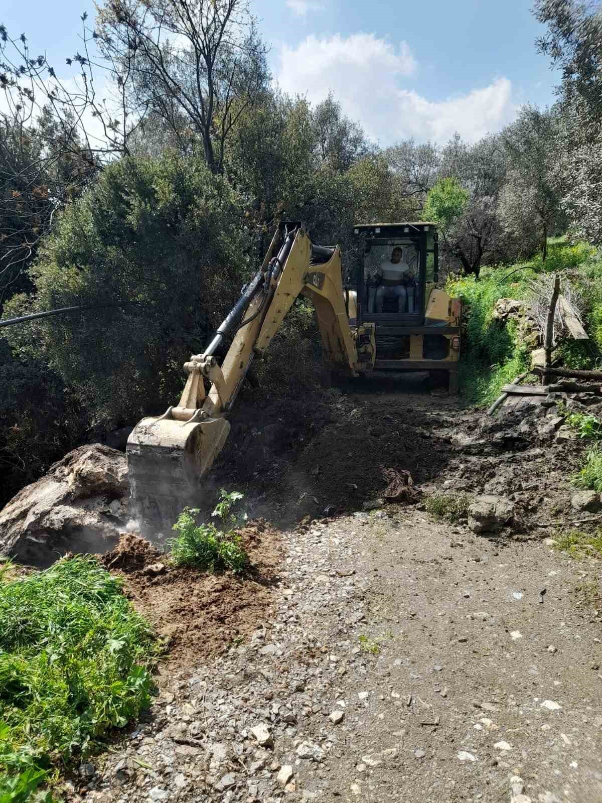 Efeler’de kapanan yola hızlı müdahale
