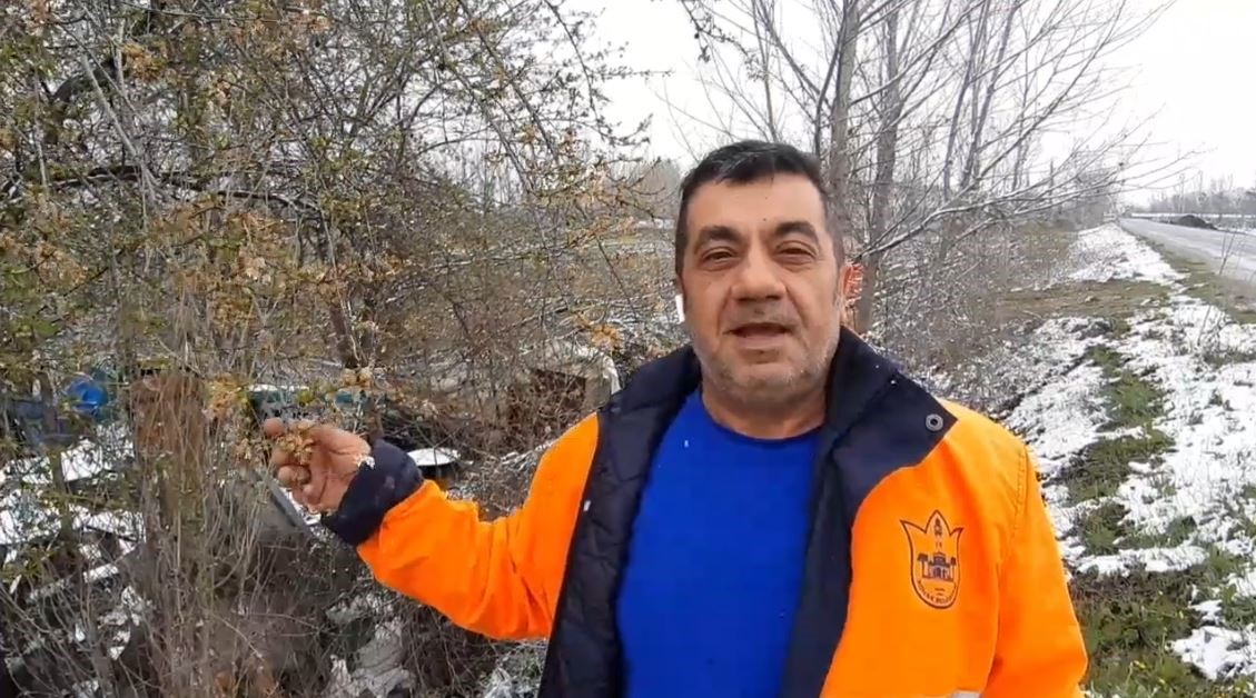 Tarihi il&ccedil;ede kar yağışına rağmen esnaf geleneği bozmadı
