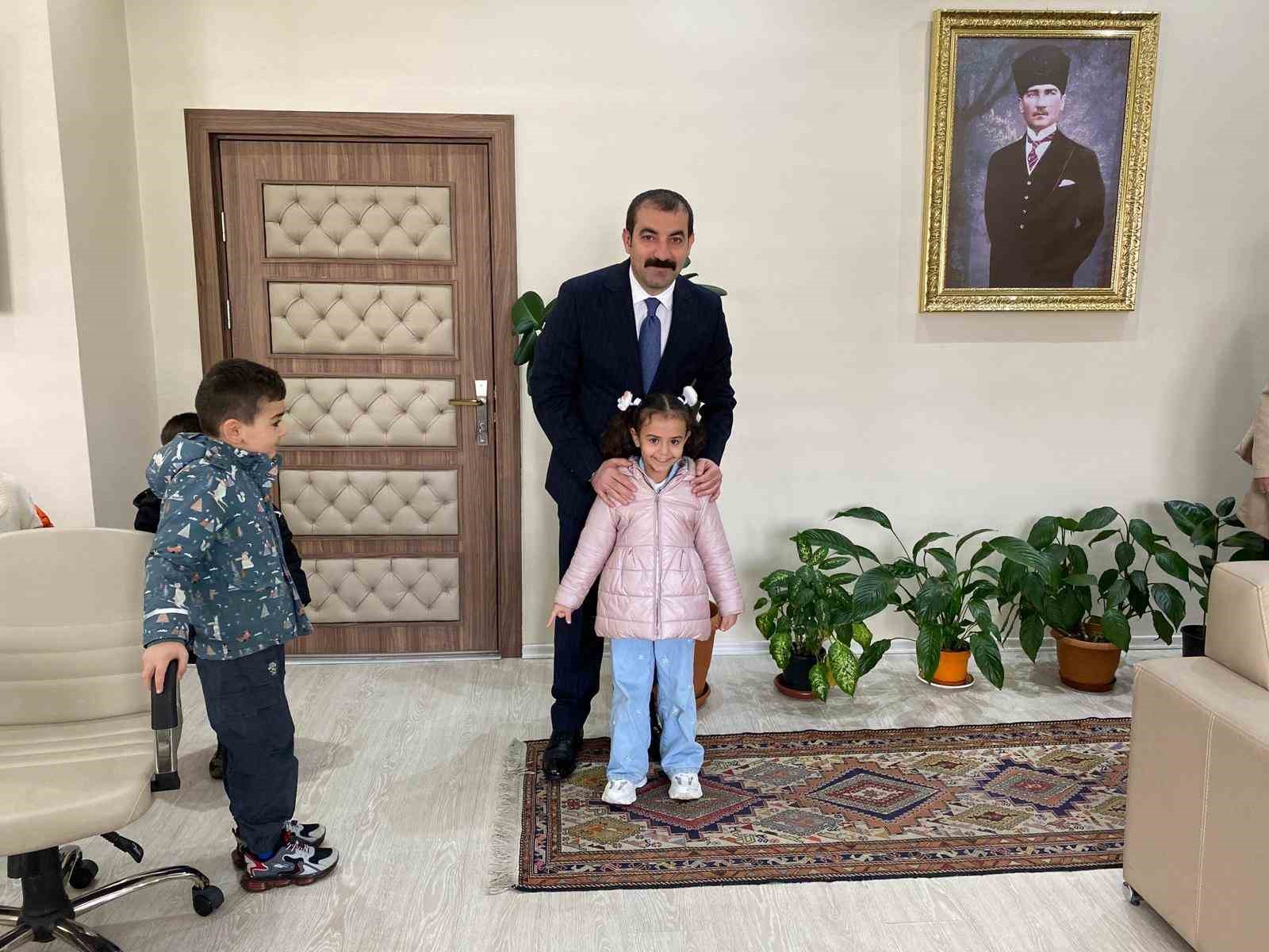 Arpa&ccedil;ay&rsquo;da minik &ouml;ğrenciler kurumları tanıyor
