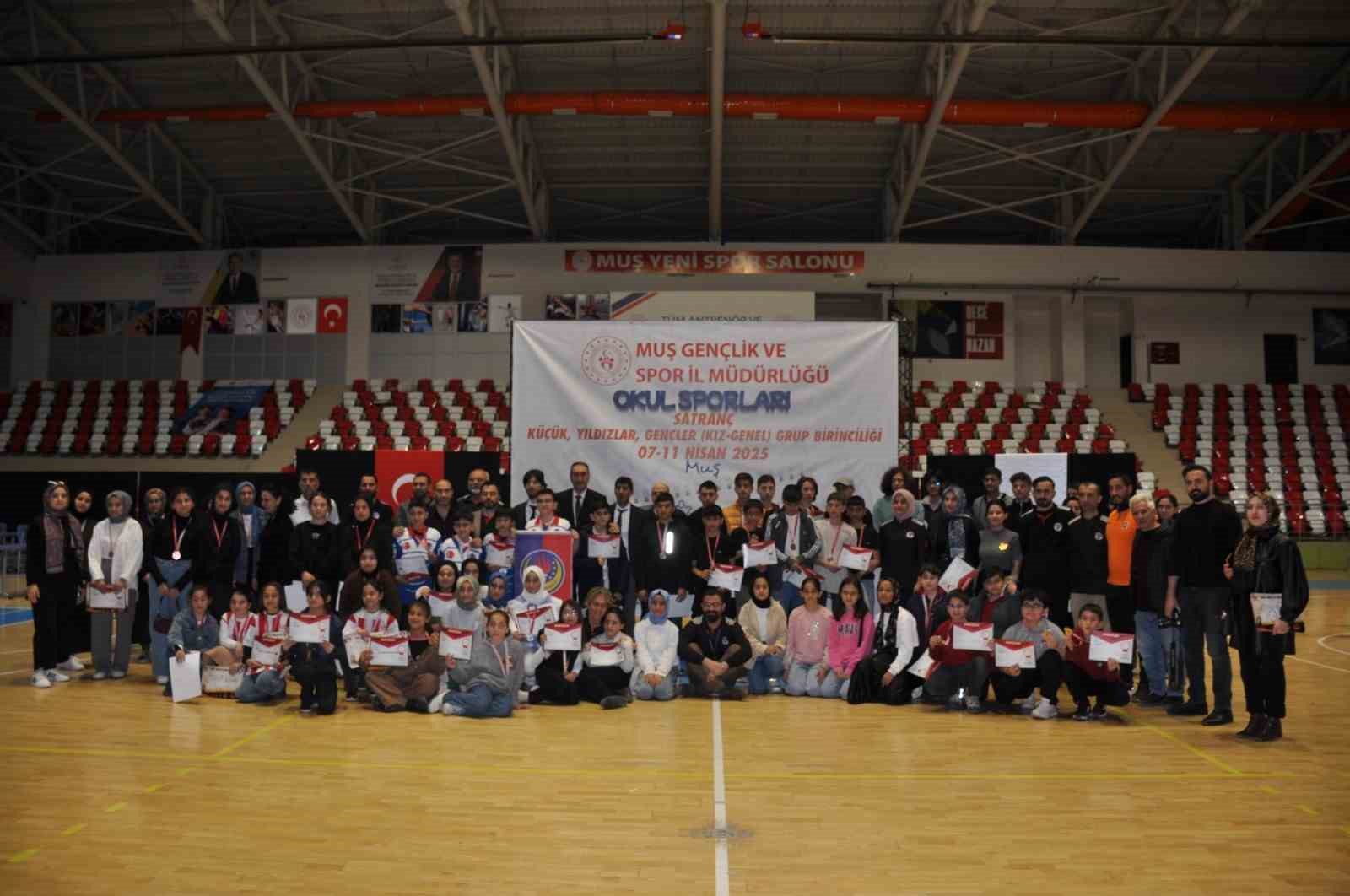 Muş&rsquo;ta satran&ccedil; turnuvası sona erdi
