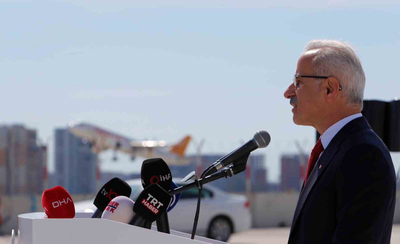 Bakan Uraloğlu: "23 yılda dünya nüfusunun neredeyse yarısı kadarını uçurduk"