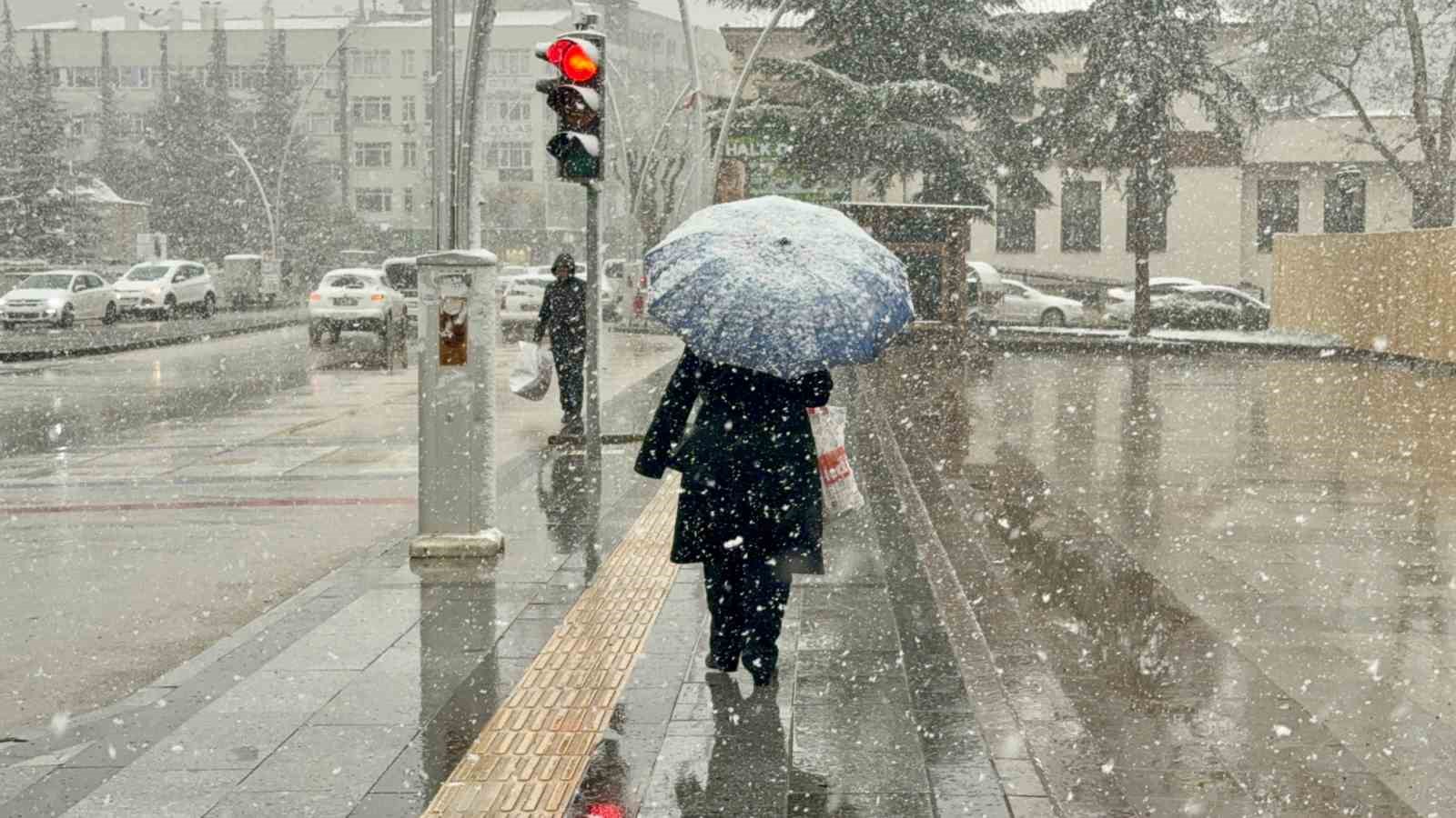 Nisan ayında Tokat’ta kar sürprizi