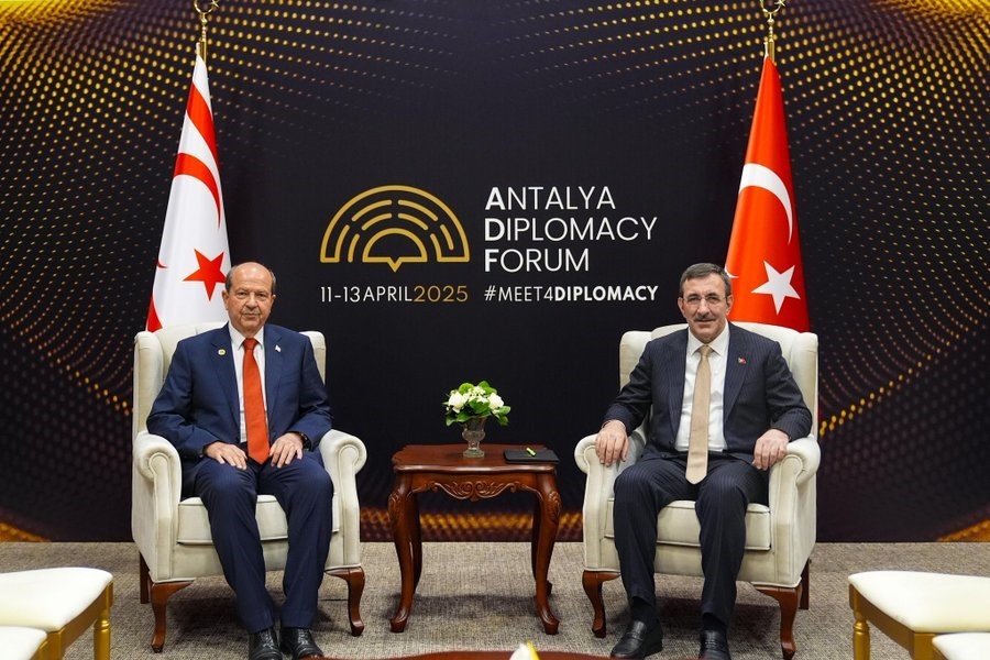 Cumhurbaşkanı Yardımcısı Yılmaz, KKTC Cumhurbaşkanı Tatar ile bir araya geldi