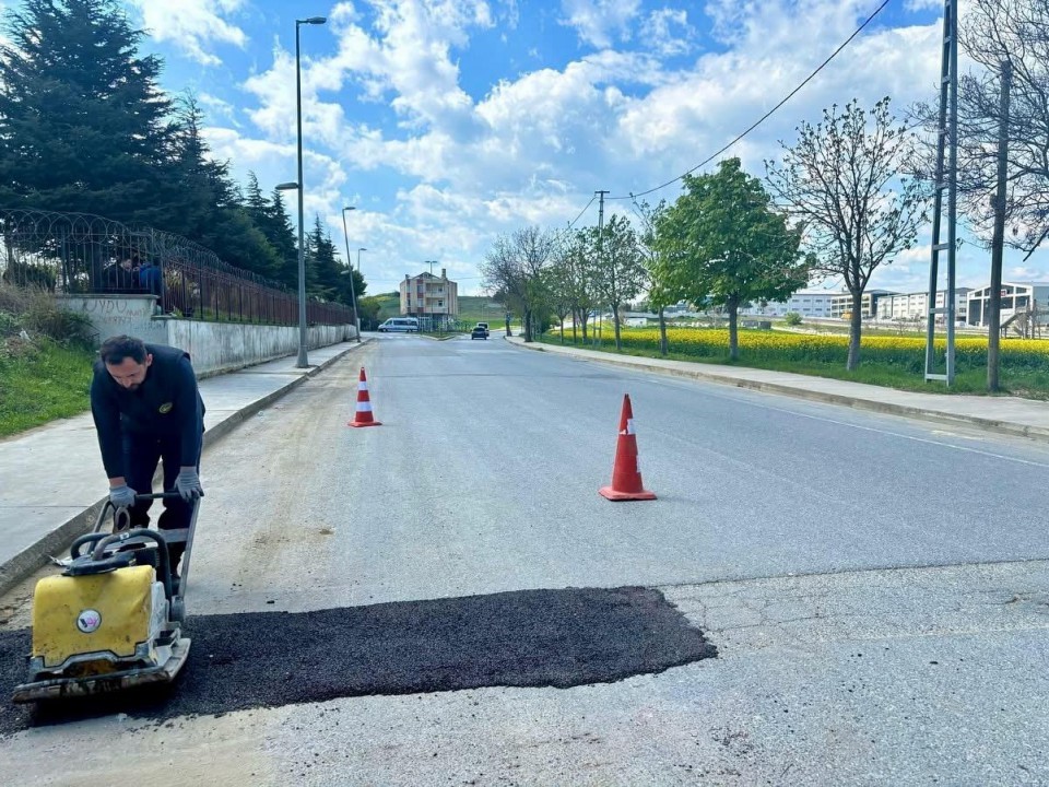 Silivri’de yol bakım ve onarım çalışmaları aralıksız sürüyor