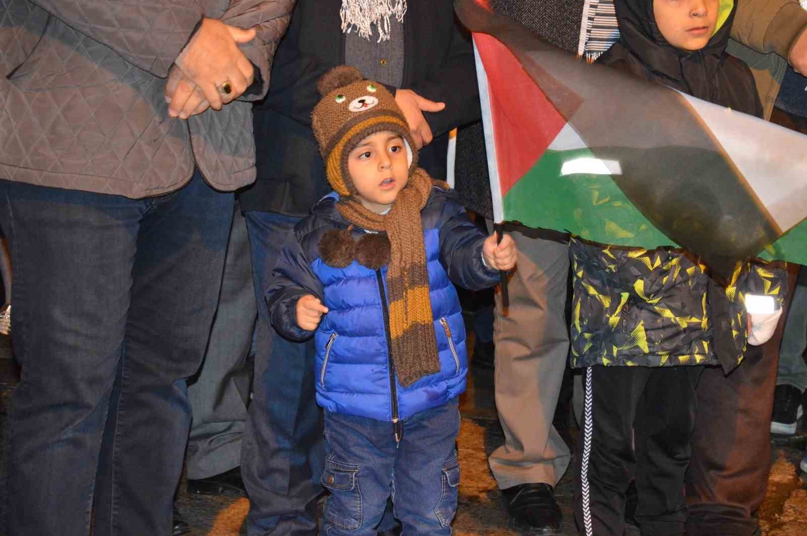 Tatvan’da Gazze’ye destek yürüyüşü düzenlendi