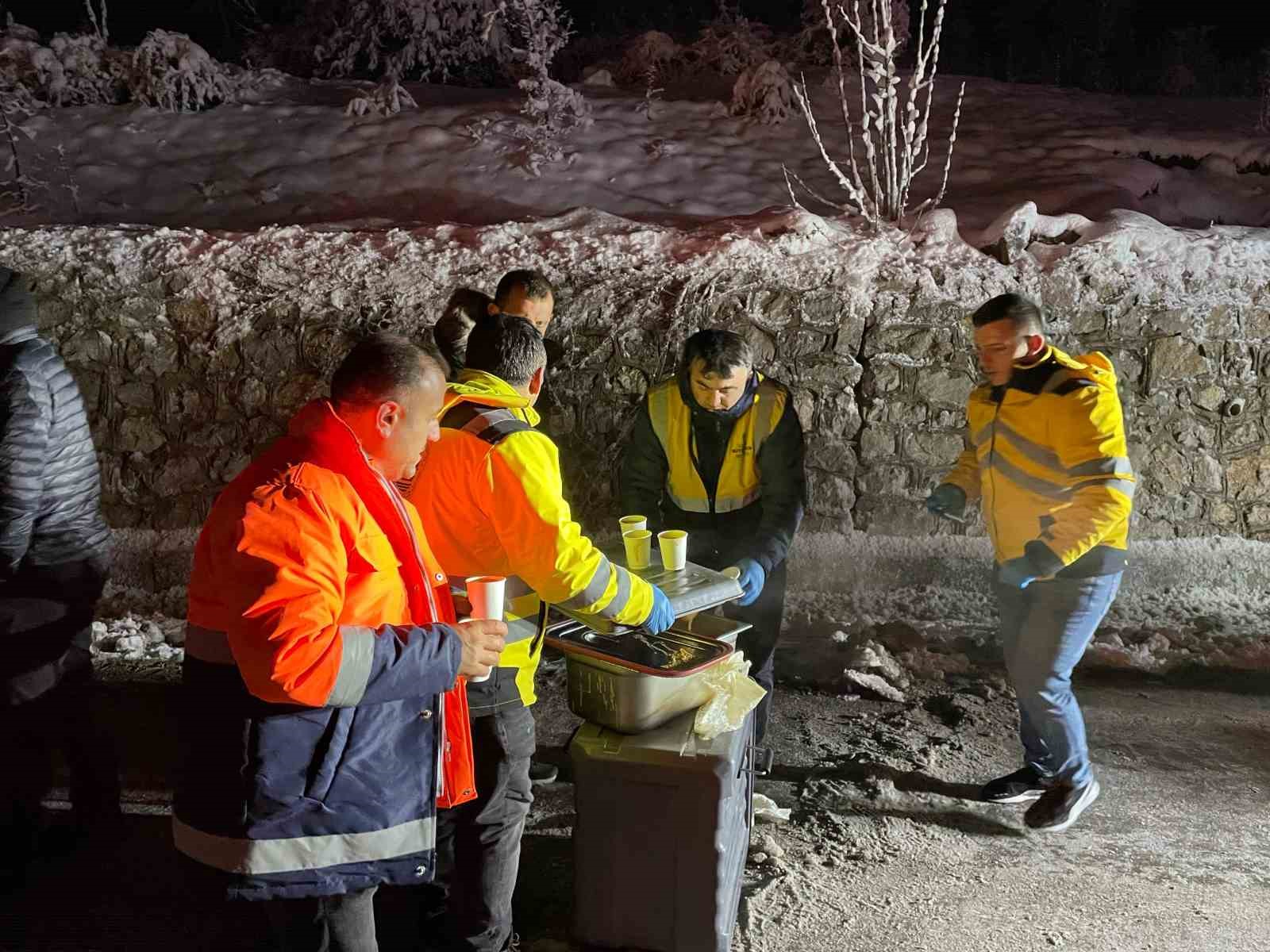 Samsun-Ankara yolunda otobüs ile tır çarpıştı: 5 yaralı