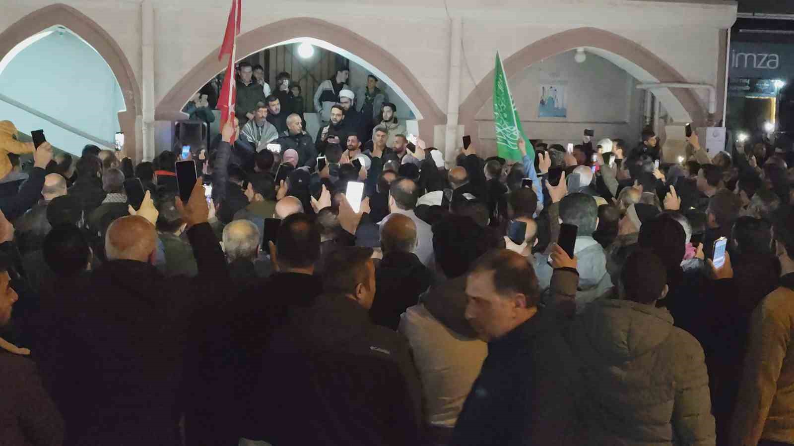 Erciş&rsquo;te Gazze i&ccedil;in destek tekbirleri getirildi
