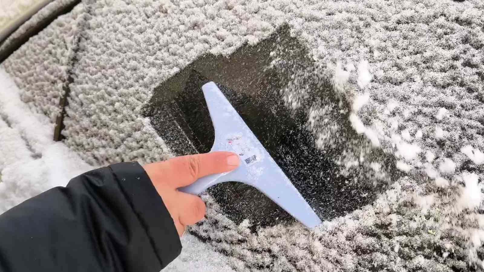 Sivas Nisan ayında buz tuttu