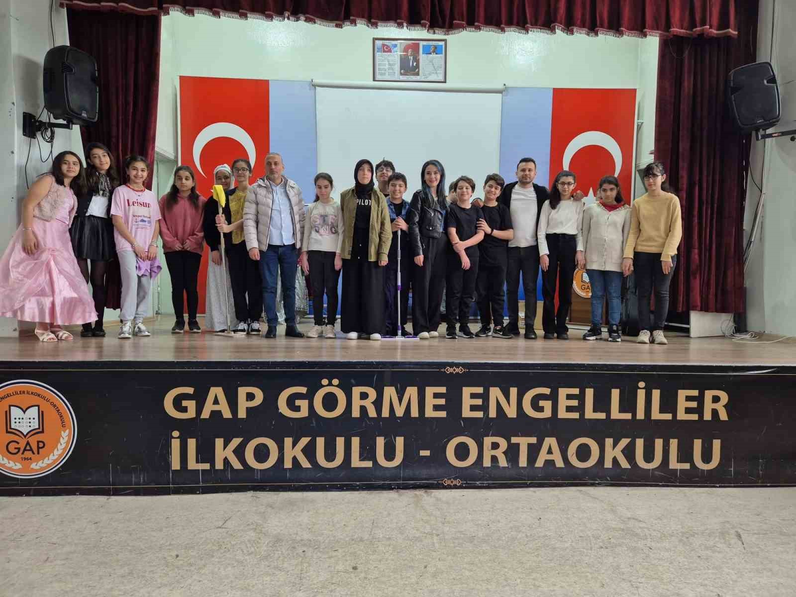 GKV’li öğrencilerden anlamlı oyun