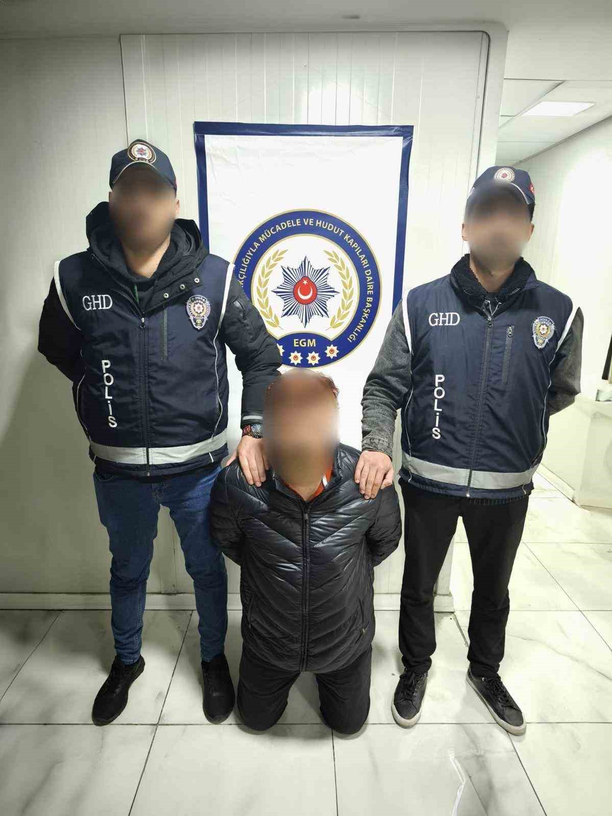 İtalya tarafından kırmızı bültenle aranan suç örgütü elebaşı İstanbul’da yakalandı