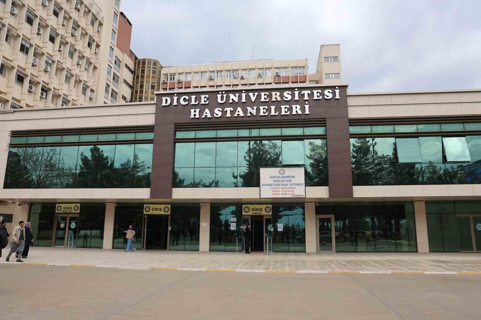 Dicle Üniversitesi Hastanesi doktorunun, ameliyat ettiği hastadan kuyumcunun IBAN’ına para atmasını istediği iddiası