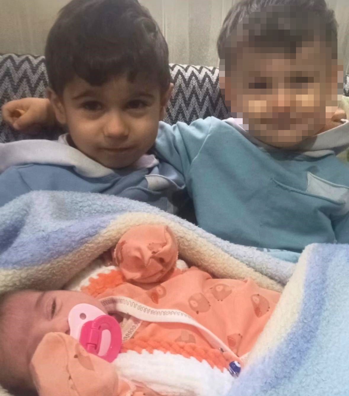 İki kardeşin can verdiği yangın gizemini koruyor
