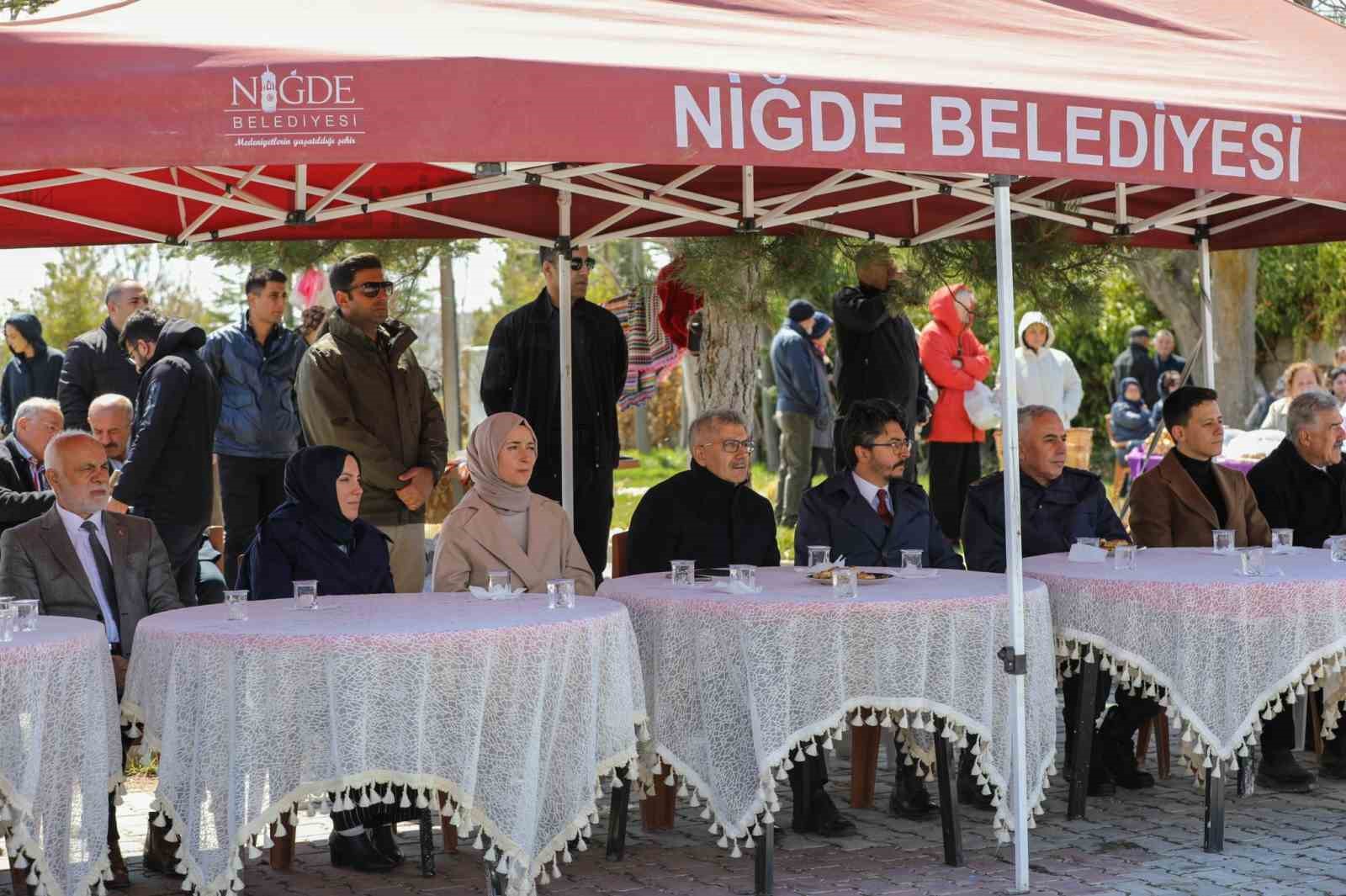 Niğde’de asırlık gelenek Yeşilburç Helva Şenliği coşkuyla gerçekleştirildi