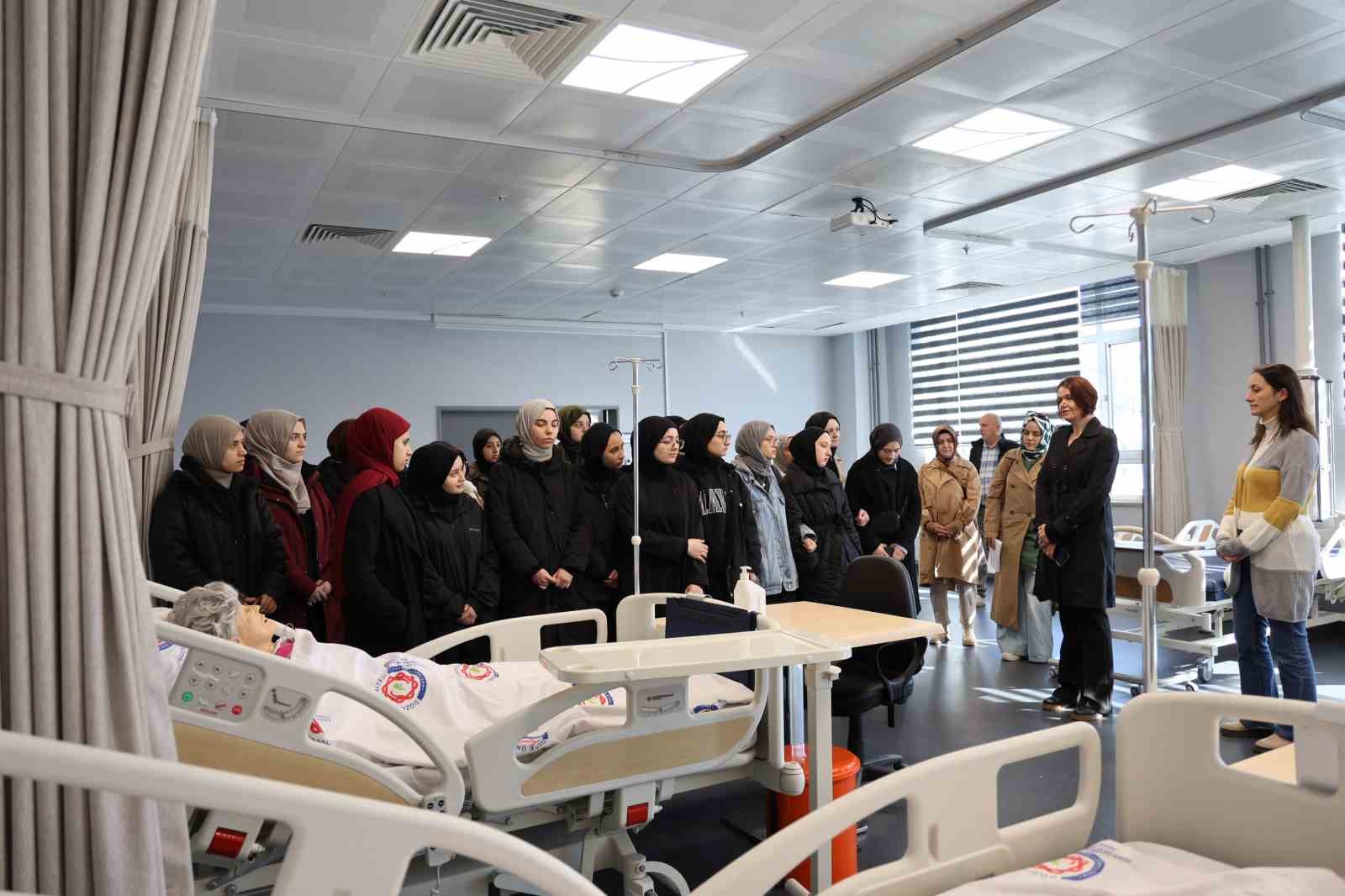 Öğrencilerin gelecek planlarında yol gösterici oldu