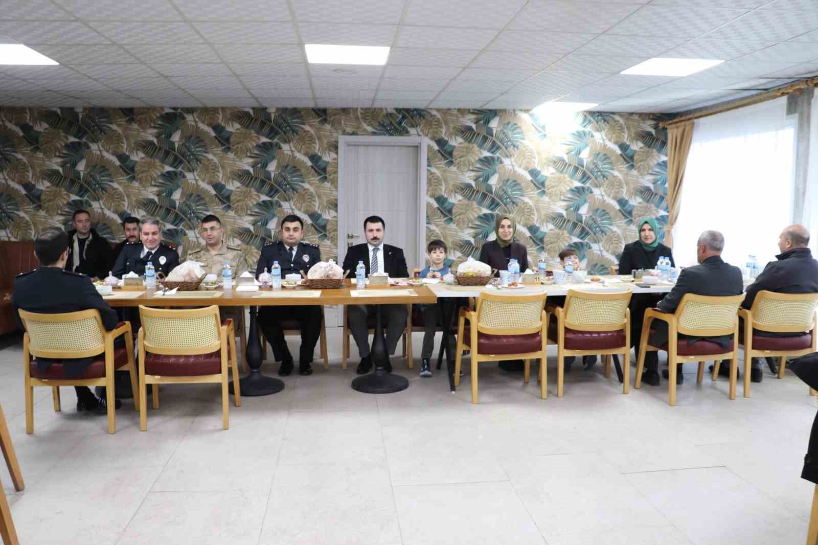 Diyadin’de polisler için yemek programı