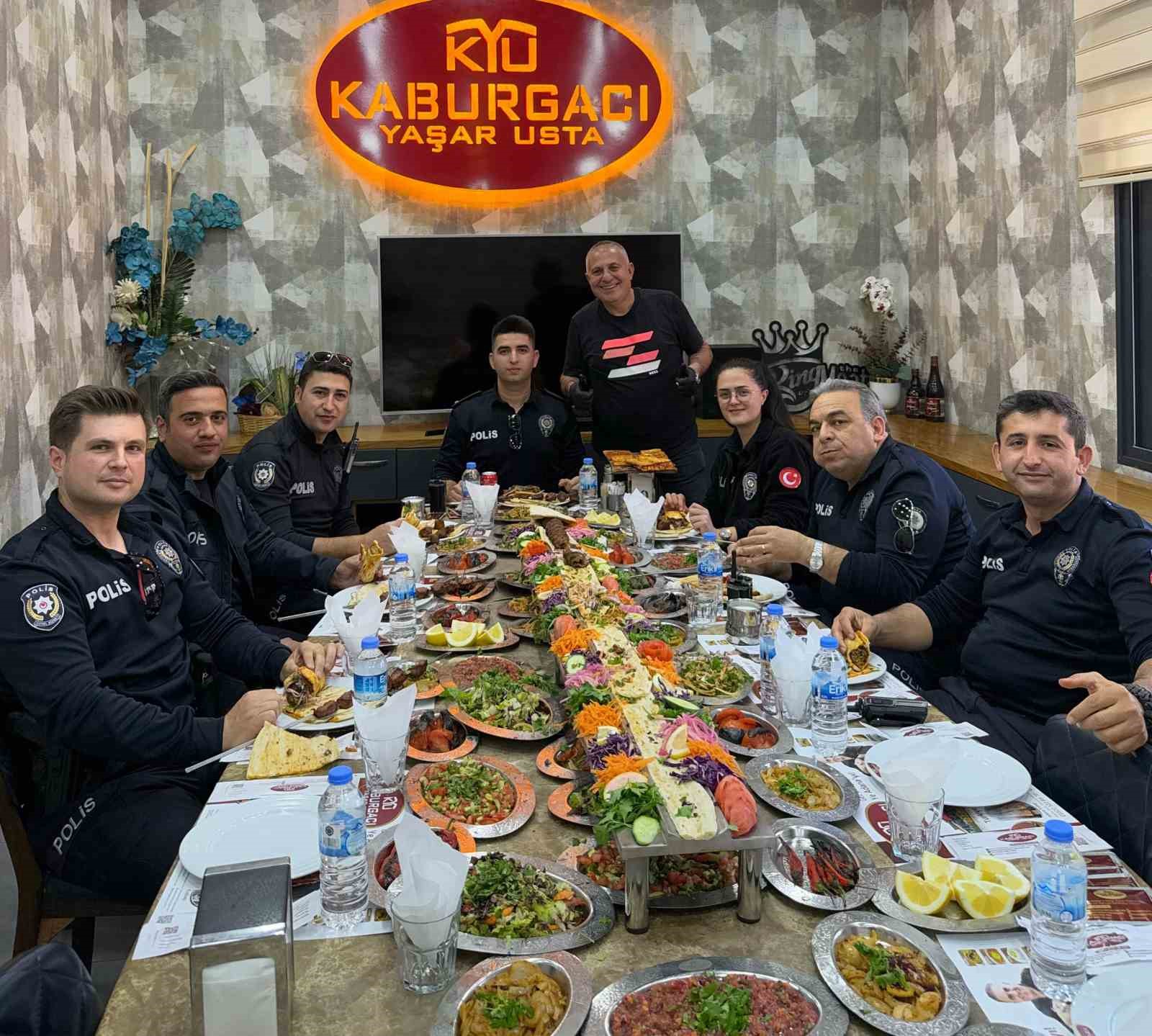 Adanalı kebapçı polisleri unutmadı