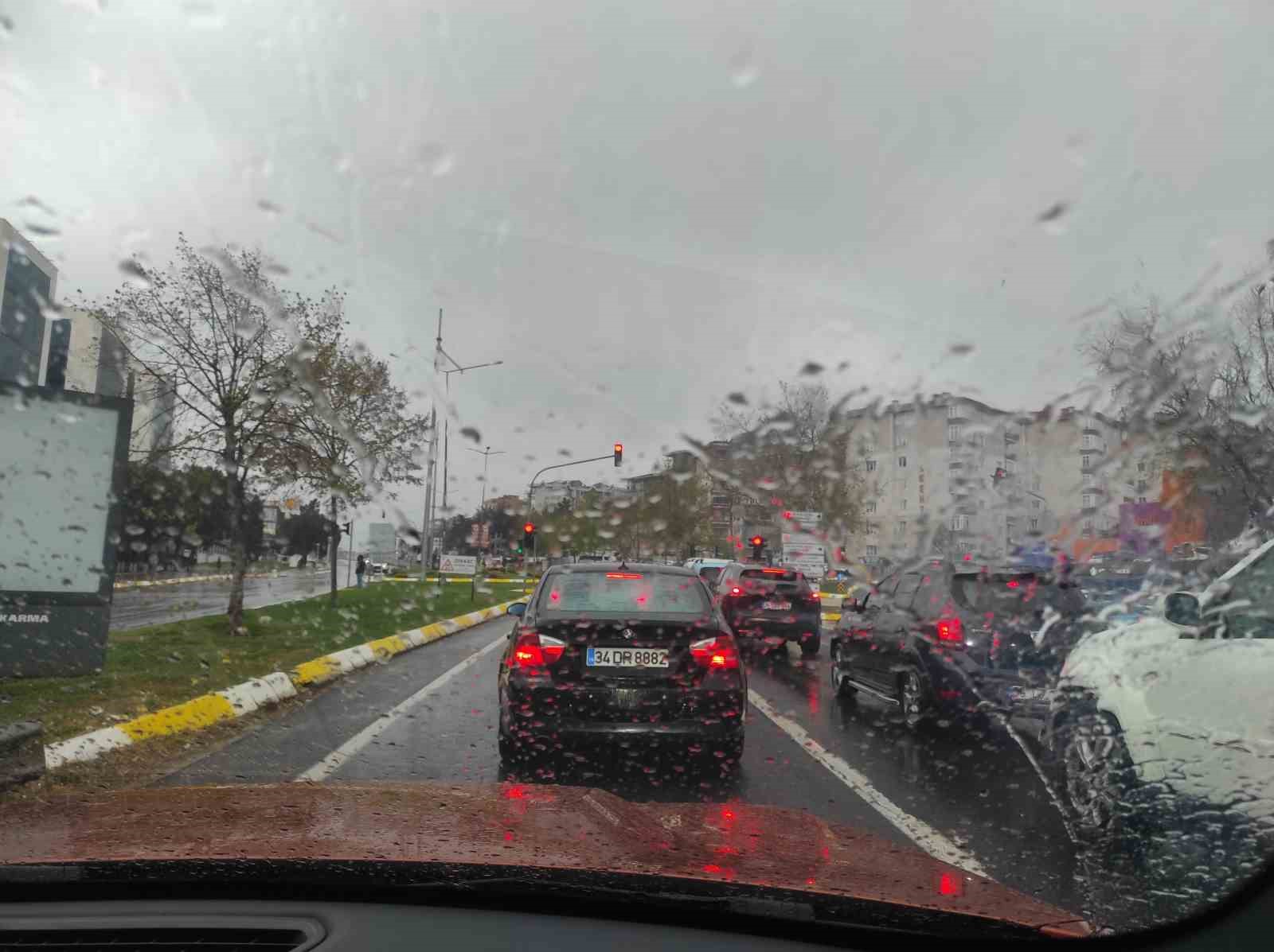 Tekirdağ&rsquo;da sağanak yağış etkili oldu
