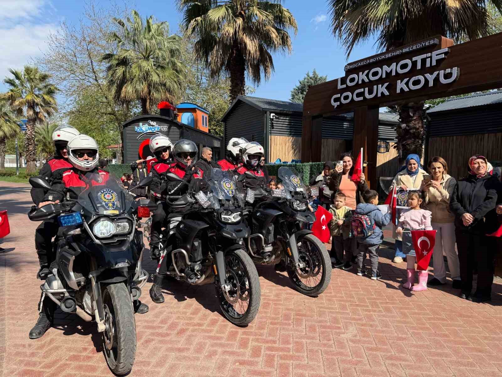 Polislerden çocuklara sürpriz