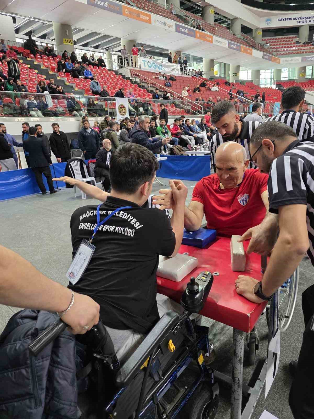 Bağcılar Belediyesi sporcuları madalyaları topladı