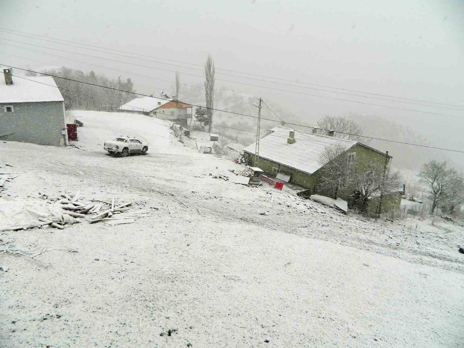 Posof yeniden beyaza büründü