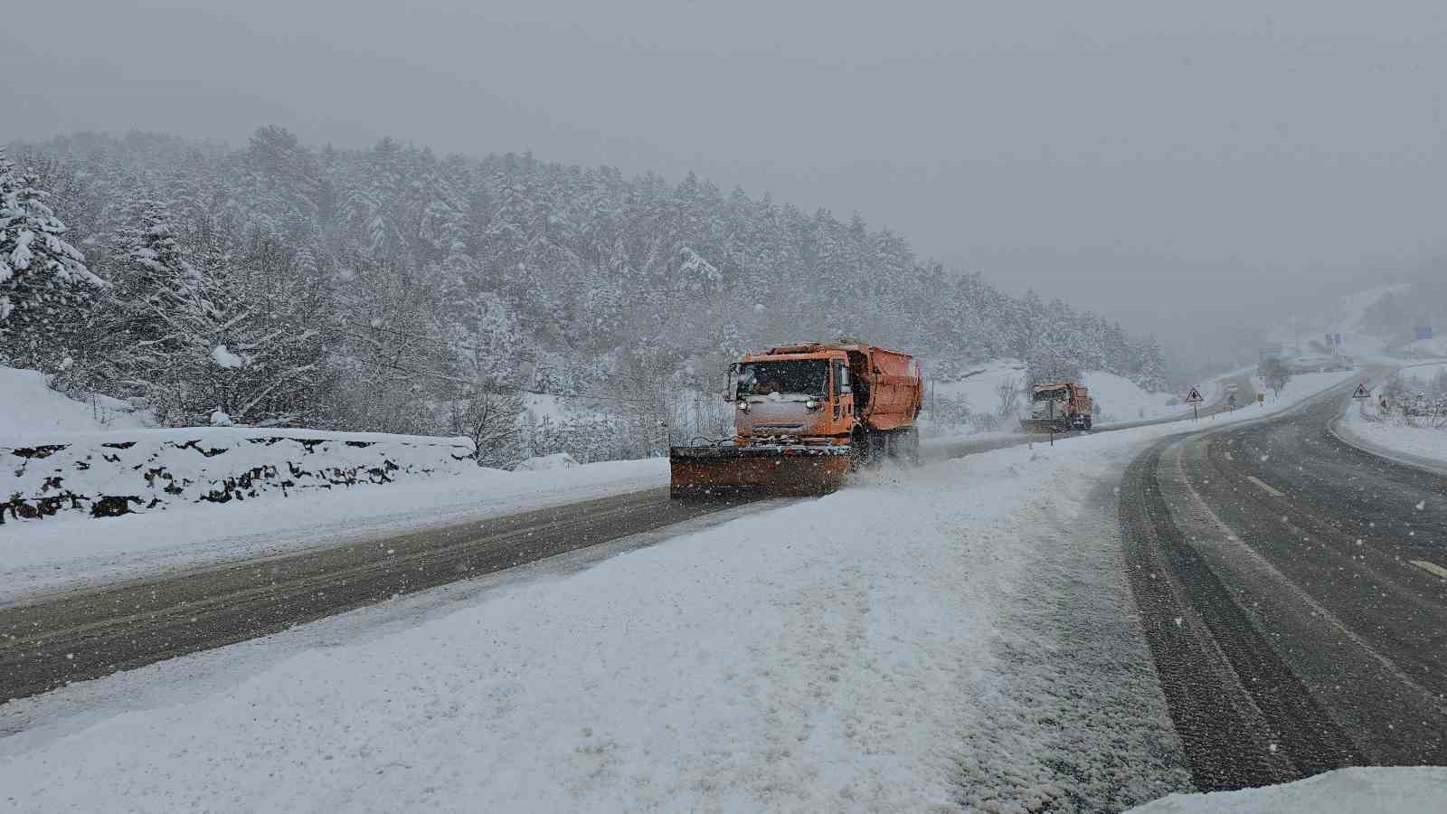 Karabük - Bartın karayolu tonajlı araçların geçişine kapandı