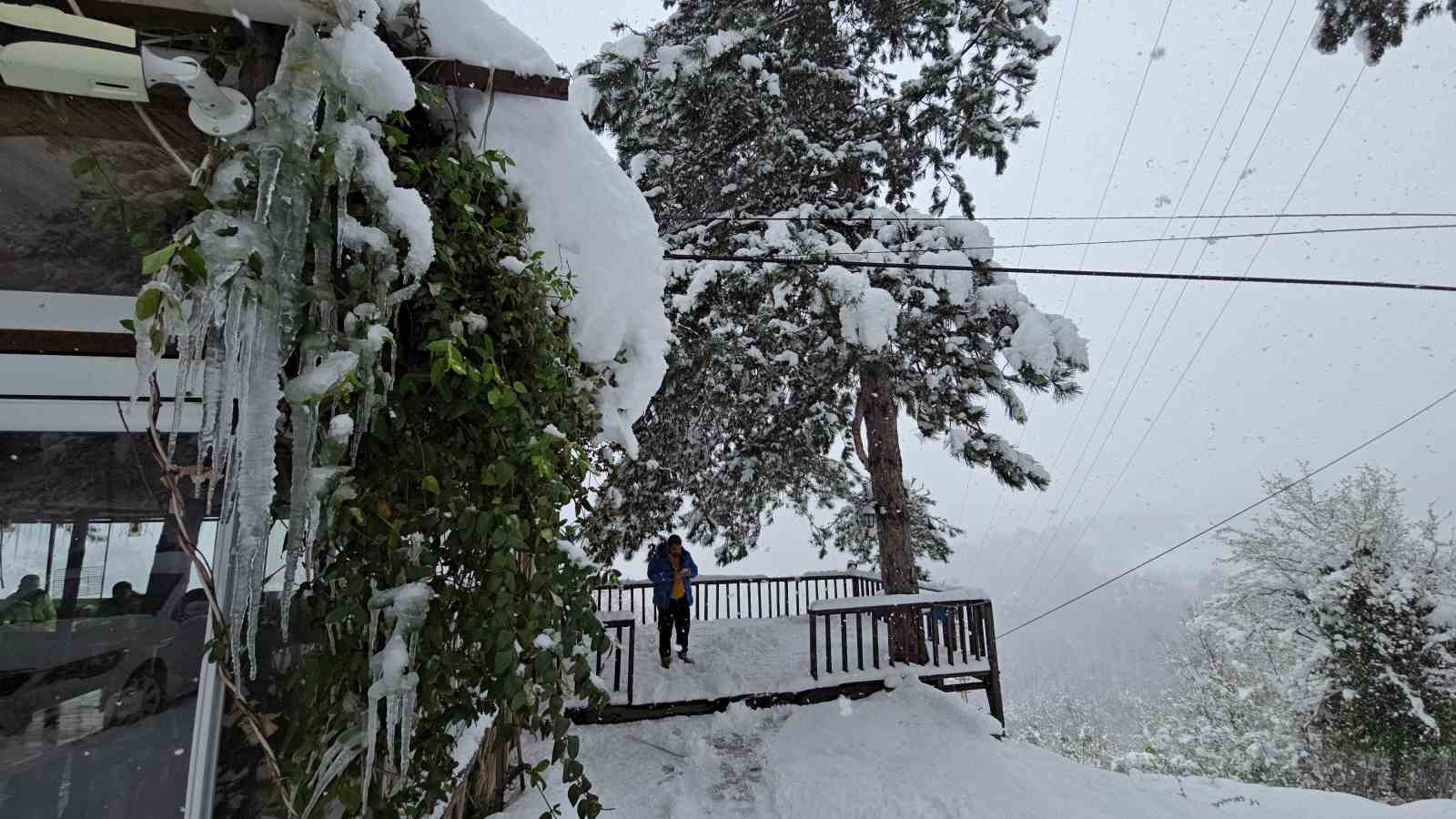 Karab&uuml;k - Bartın karayolu tonajlı ara&ccedil;ların ge&ccedil;işine kapandı
