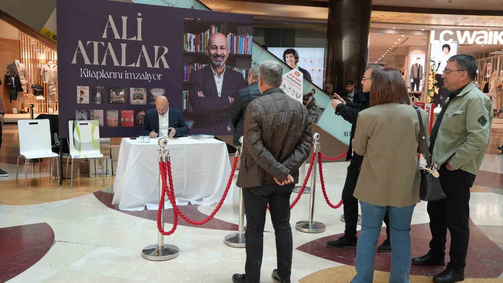 Gazeteci-yazar Ali Atalar okurlarıyla buluştu