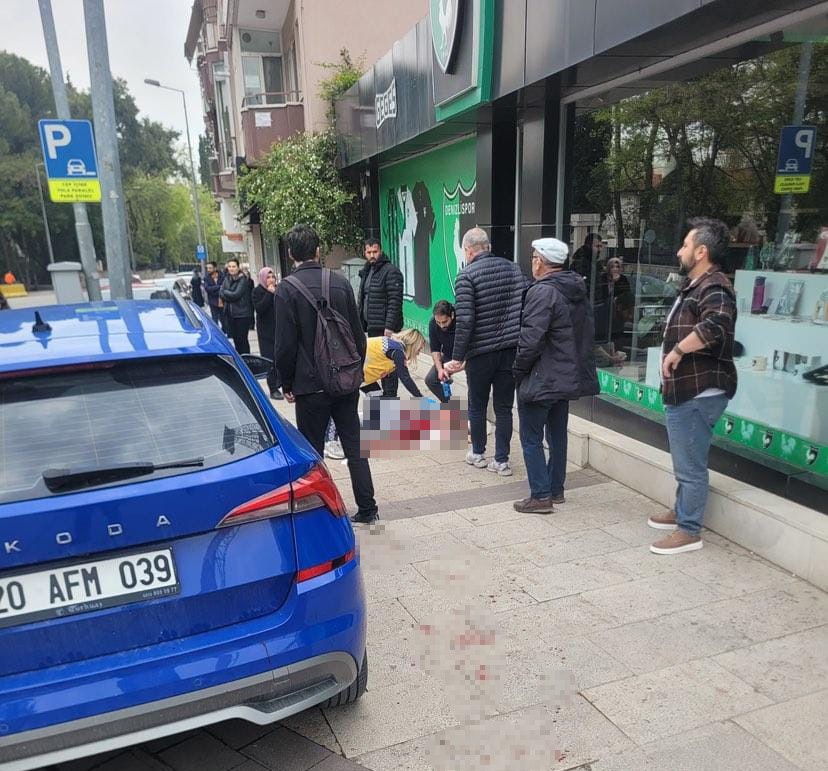 Cezaevinden çıkıp eski karısıyla sevgilisini sokak ortasında bıçakladı: 1 ölü, 1 ağır yaralı