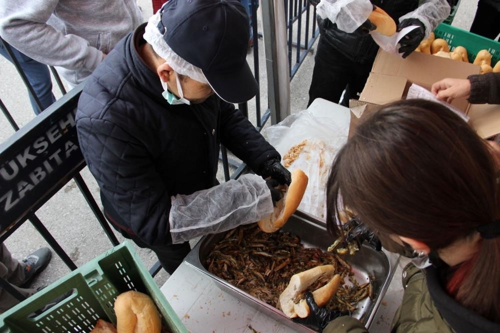 Manisalılar hamsiye doyacak