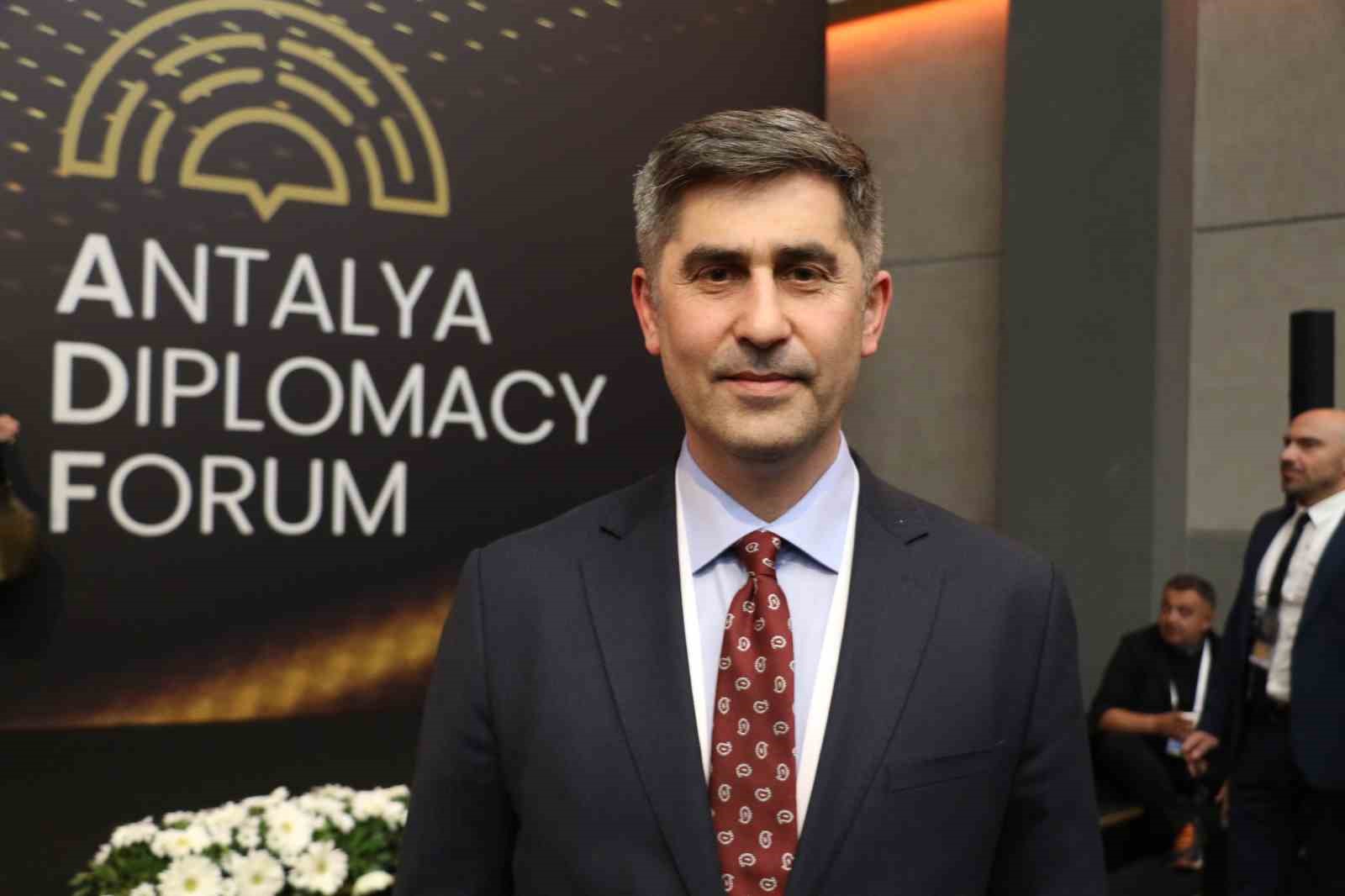 Antalya’da zorunlu göç masaya yatırıldı: "Çocuklar umudunu yitiriyor, geri dönüş güvenliğe bağlı"