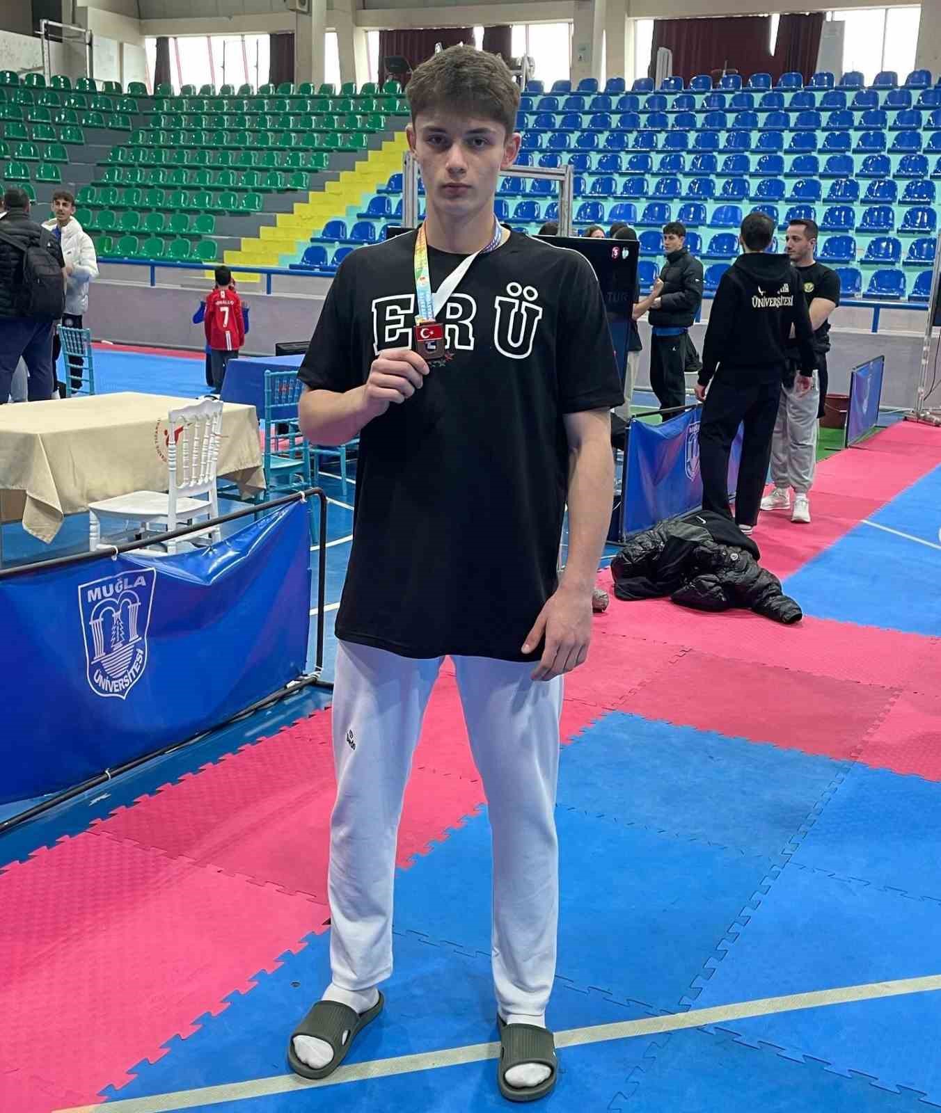 Mustafa Sait 3. oldu