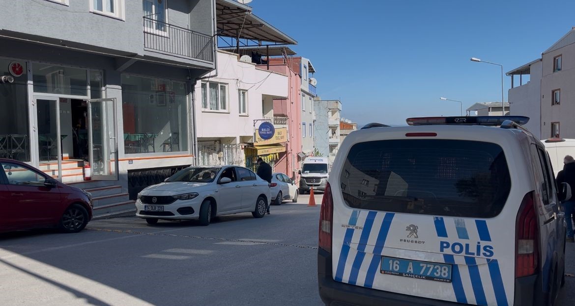 Bursa’da bir şüpheli sabah saatlerinde iş yeri kurşunlayıp kaçtı