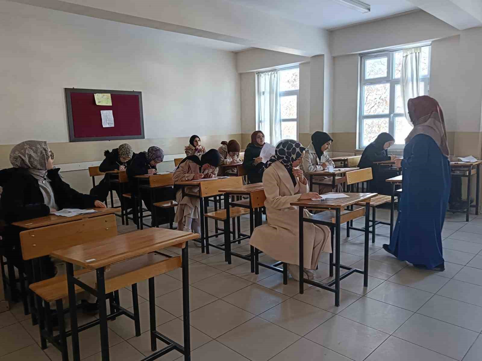 Erzincan’da umre ödüllü bilgi yarışması düzenlendi