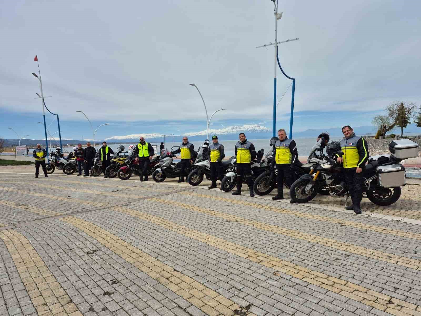 Zorlu yolculuk sonrası motosikleti grup Manavgat’a ulaştı