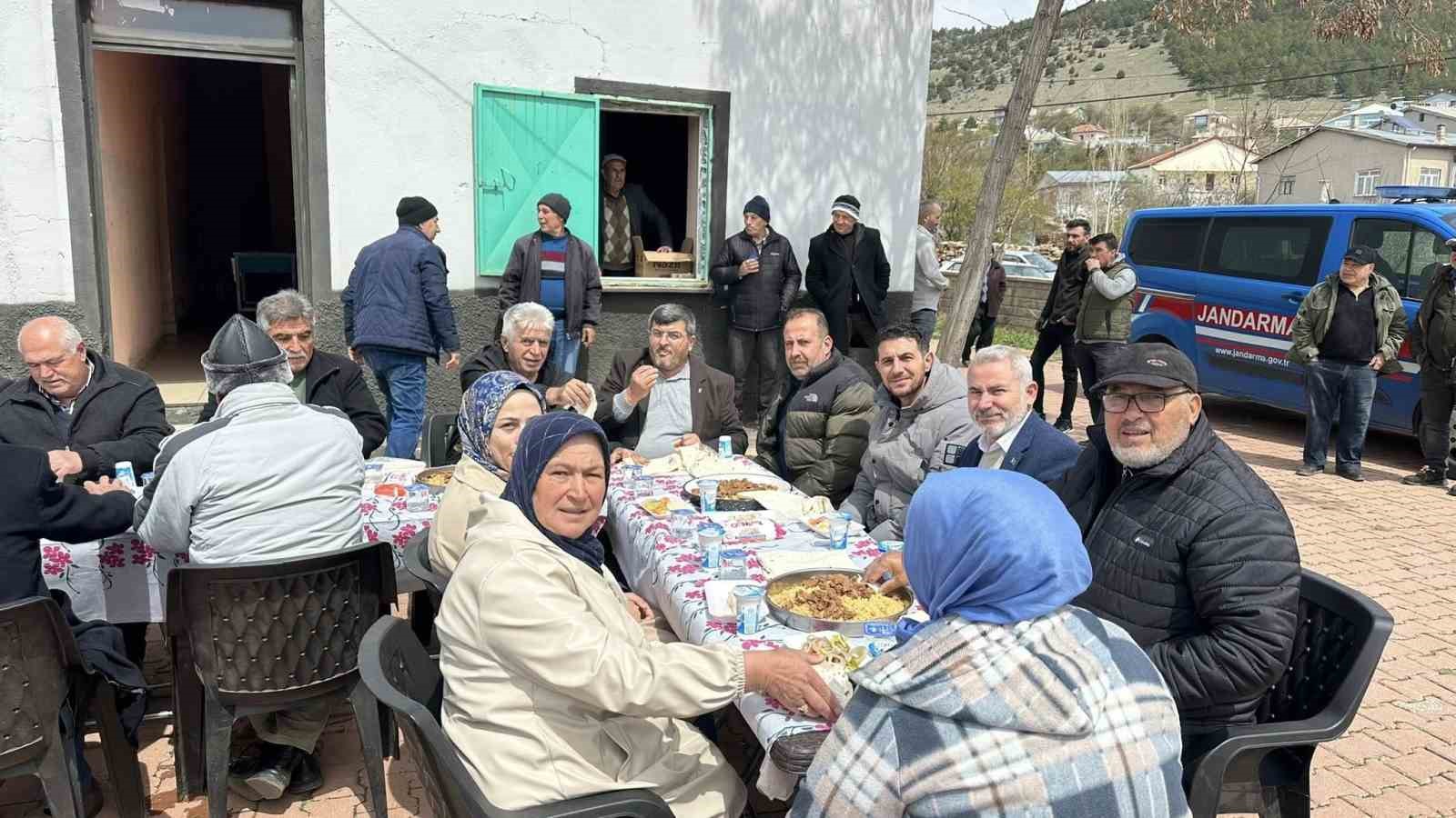 Konya&rsquo;da yağışlar i&ccedil;in ş&uuml;k&uuml;r duası yapıldı
