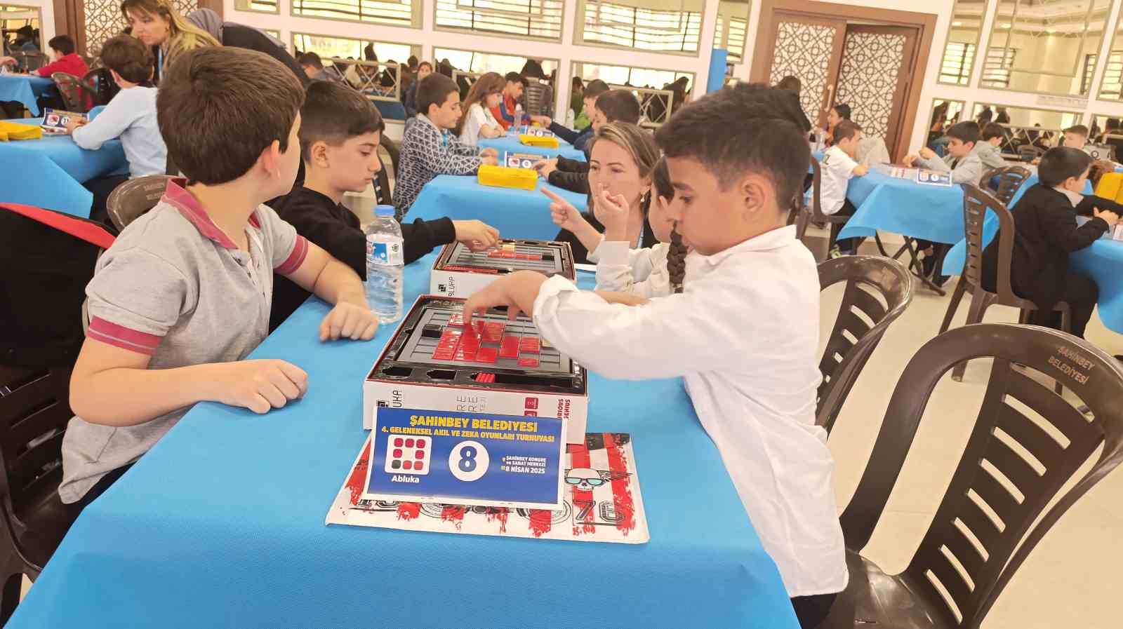 Şahinbey&rsquo;de akıl ve zek&acirc; r&uuml;zg&acirc;rı esti
