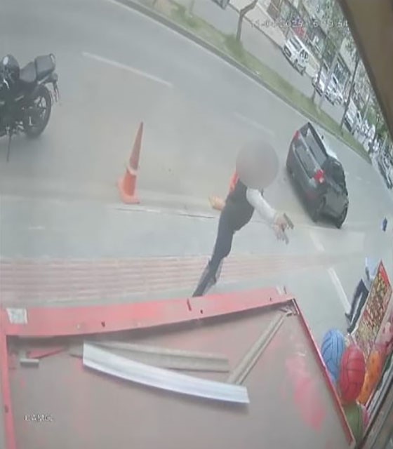 Batman&rsquo;da marketteki silahlı kavga kamerada
